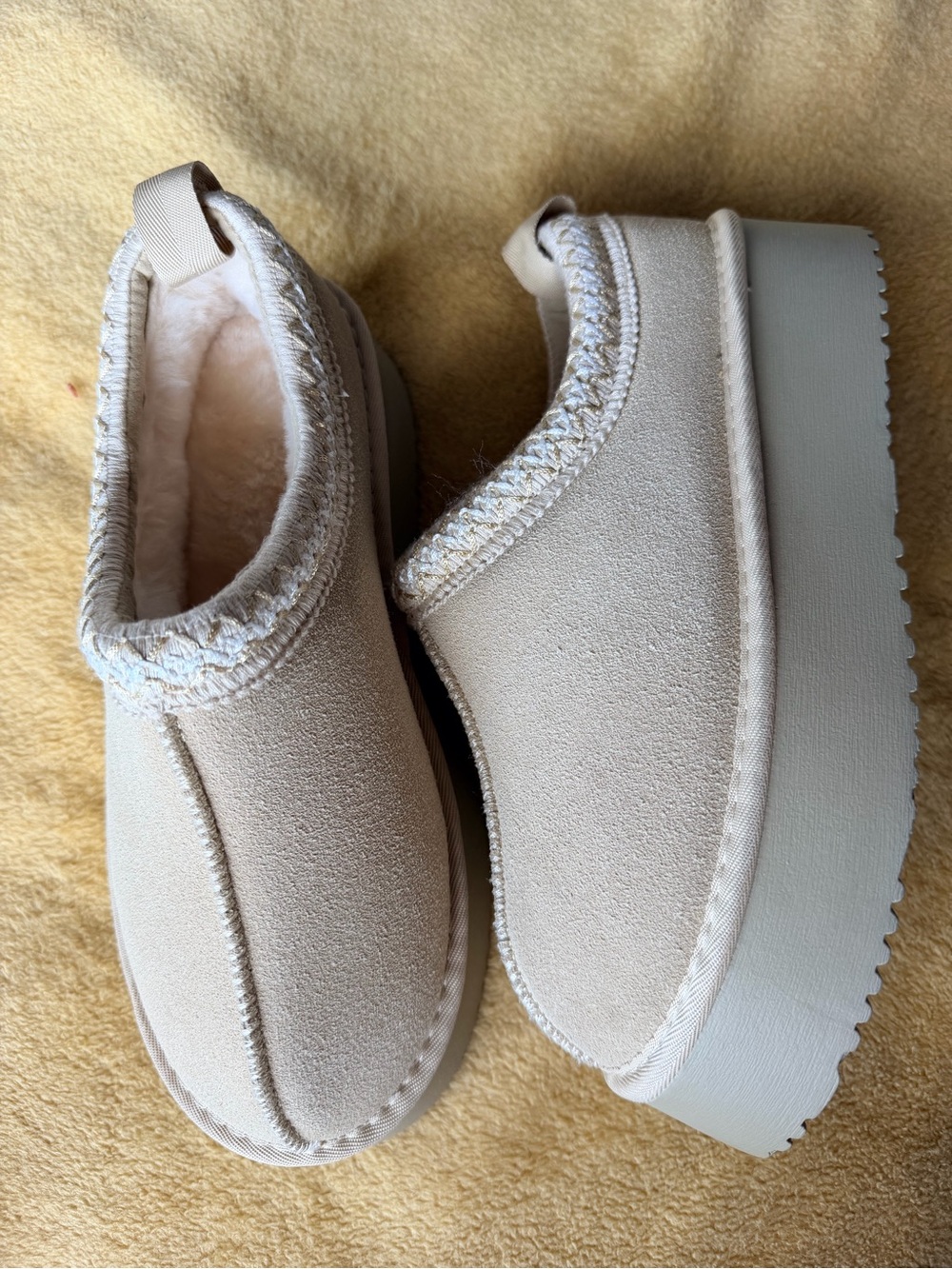 NWOT Women's Beige Platform Slip-On Cozy Clog | EU 40 US 9/9.5
